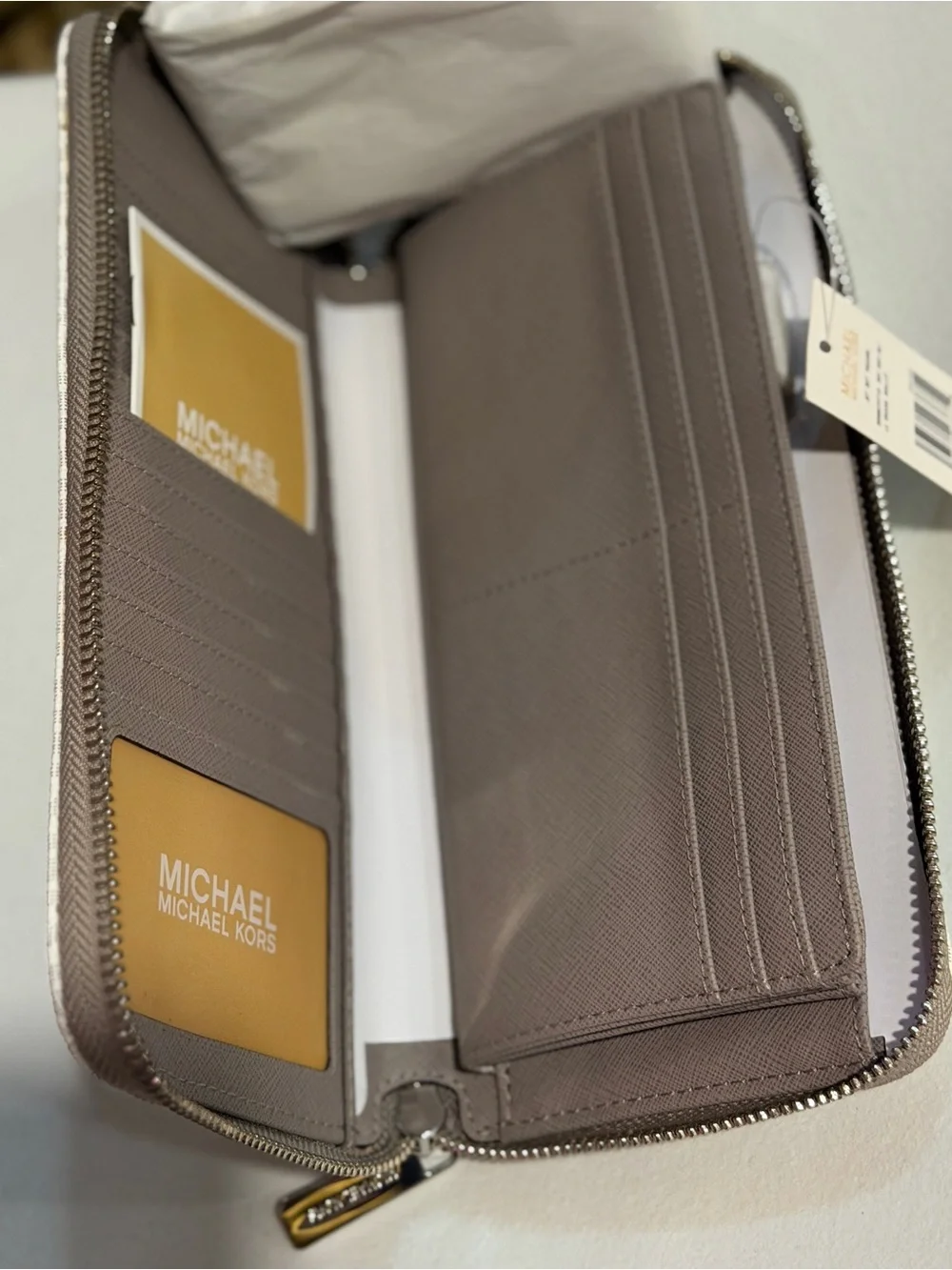 JET SET TRAVEL 35H8STVT1B BRT WHT MLT LG TRAVEL WALLET